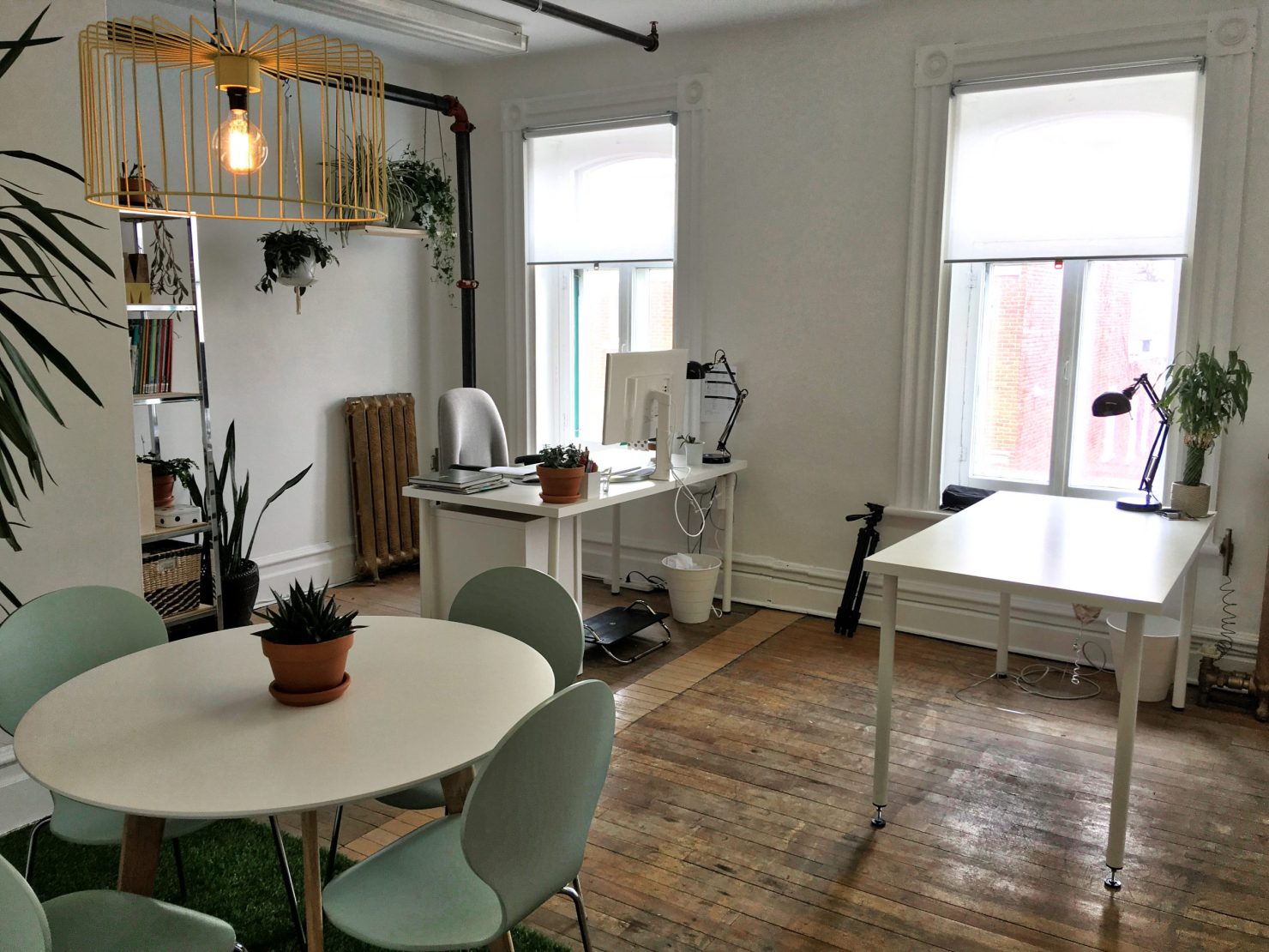 Un bureau à l'extérieur de la maison